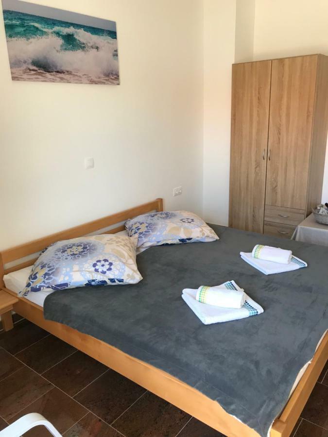Apartmani Subašić Pag Town Bagian luar foto