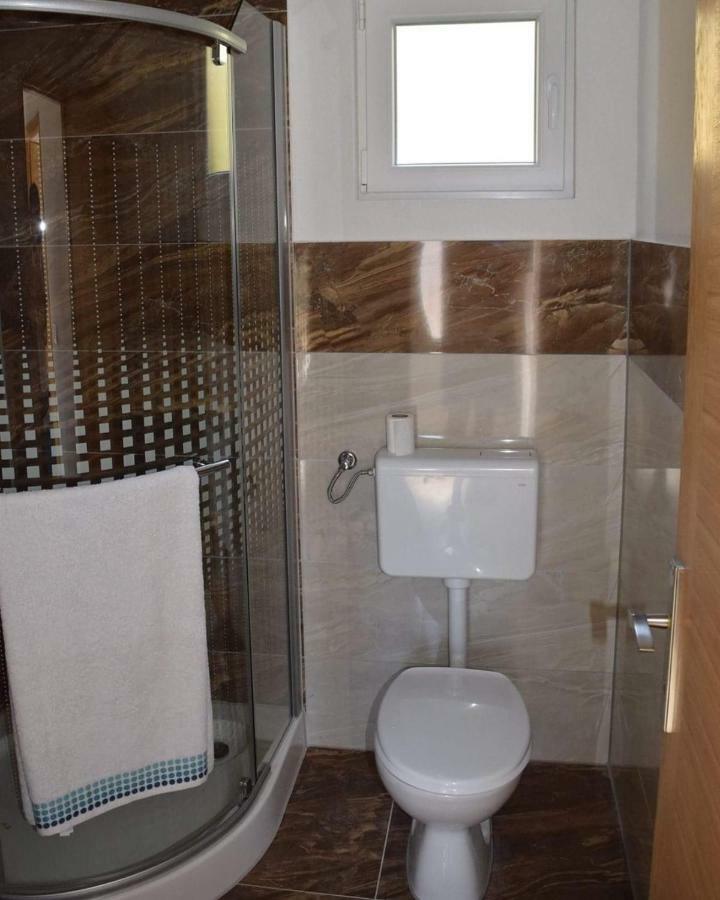 Apartmani Subašić Pag Town Bagian luar foto