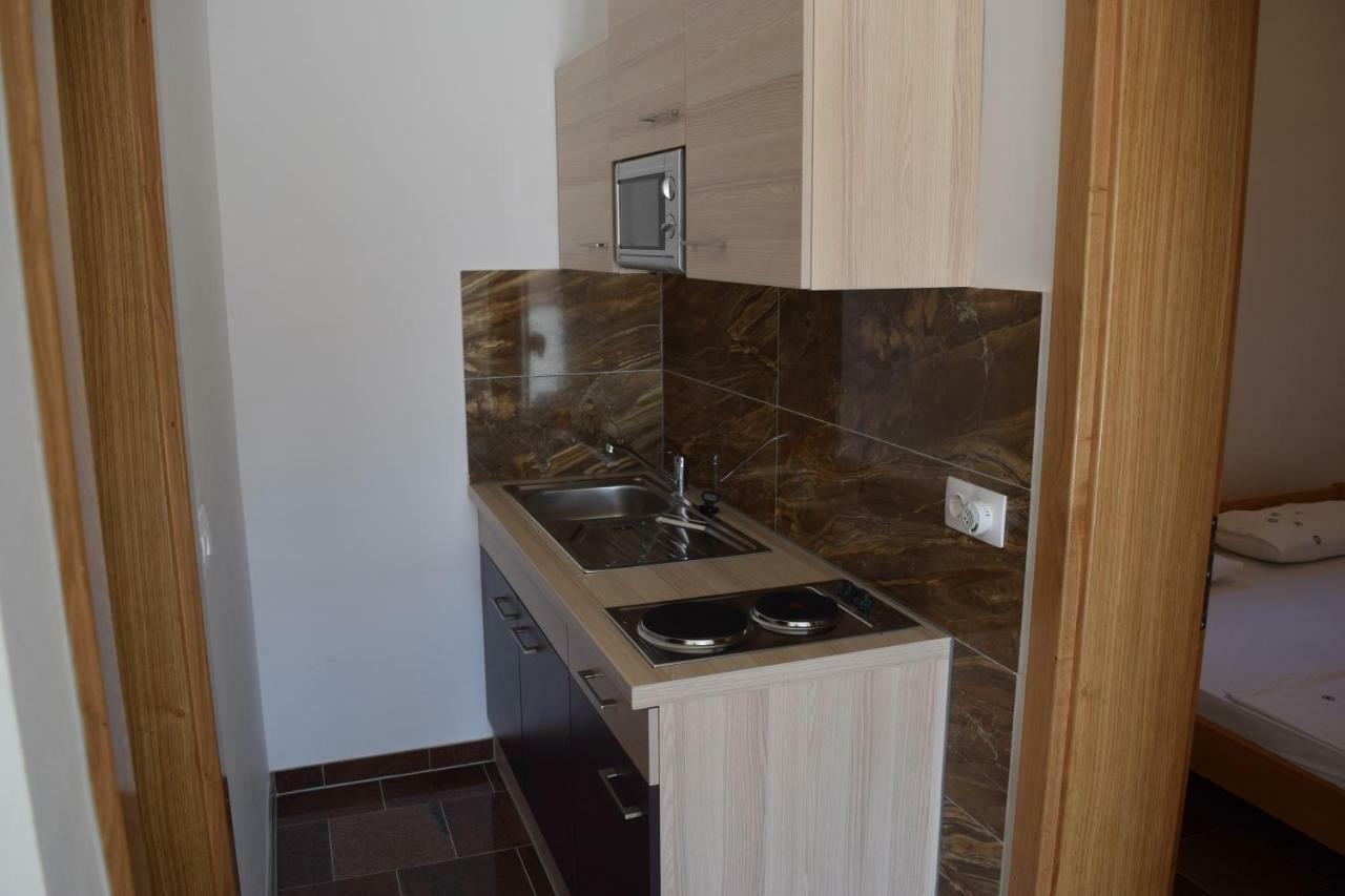 Apartmani Subašić Pag Town Bagian luar foto