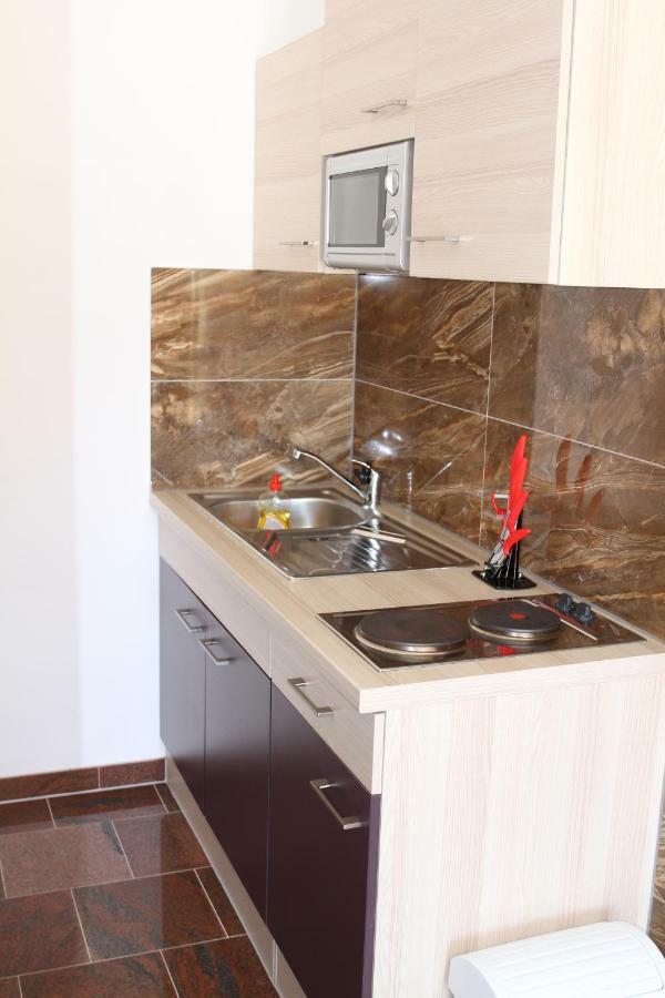Apartmani Subašić Pag Town Bagian luar foto