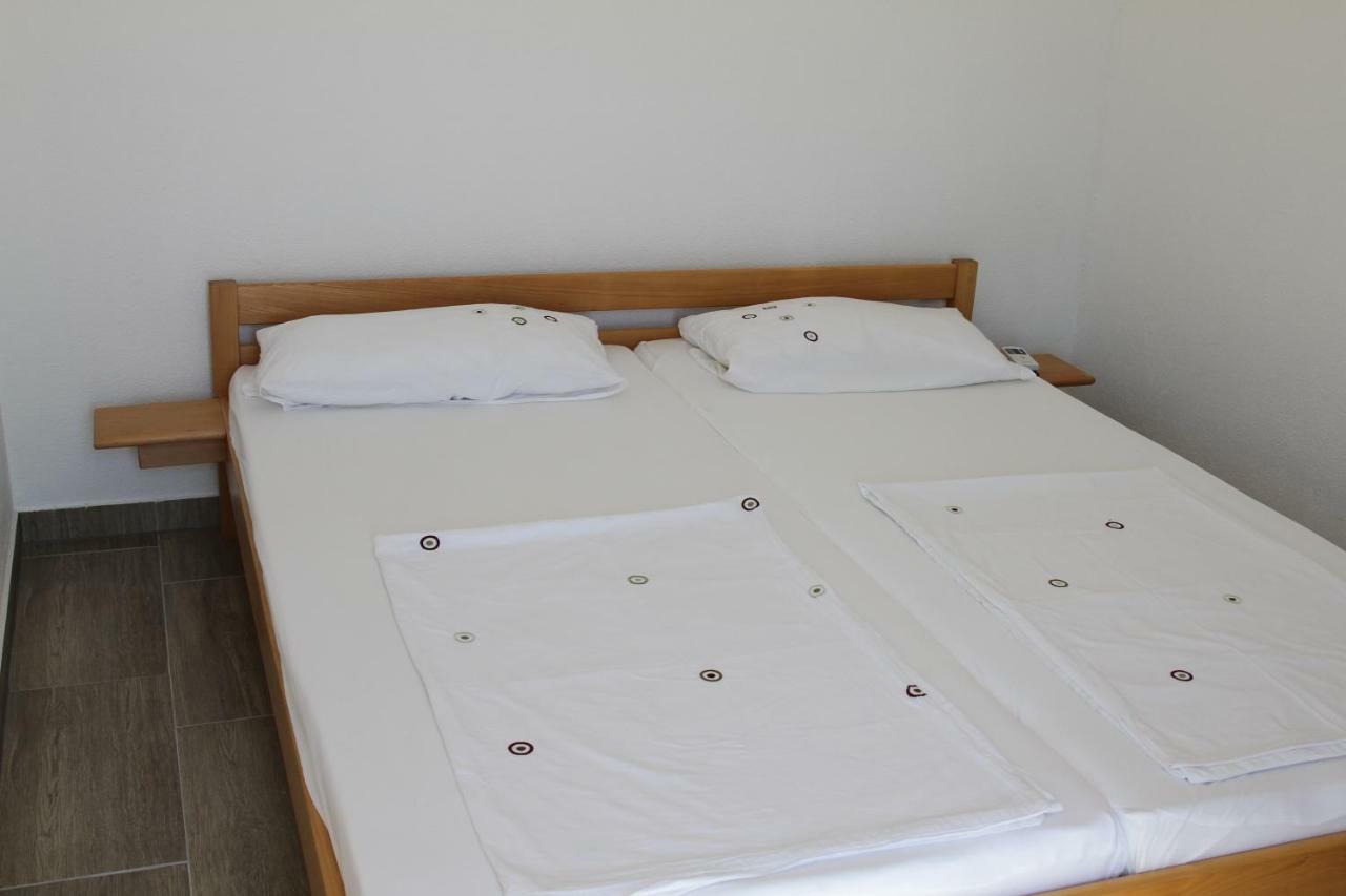 Apartmani Subašić Pag Town Bagian luar foto
