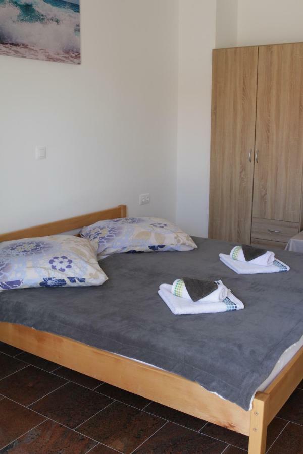 Apartmani Subašić Pag Town Bagian luar foto